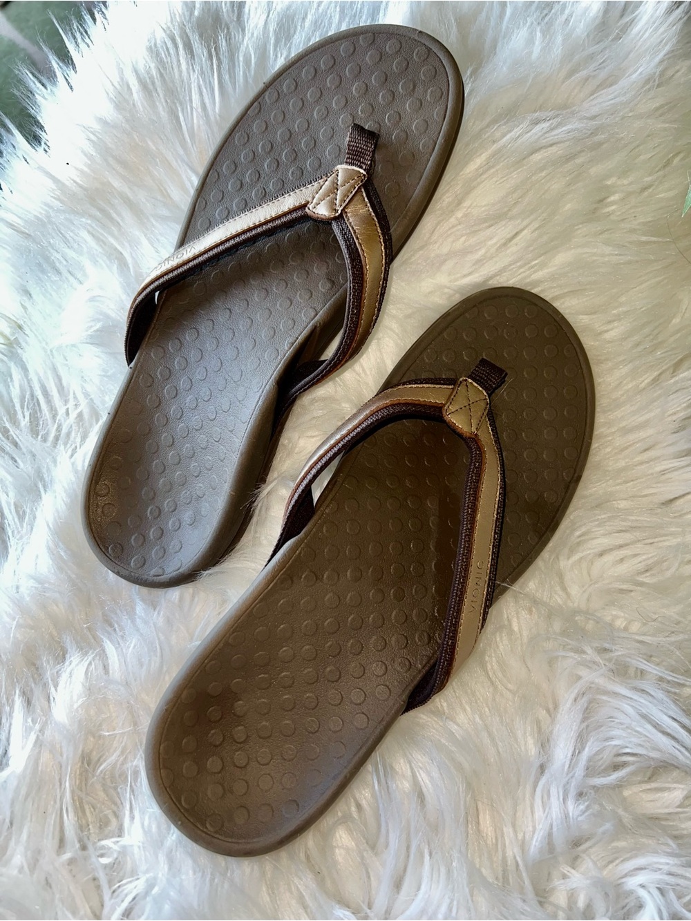 Vionic Brown and Tan Kids Flip Flop Sandals